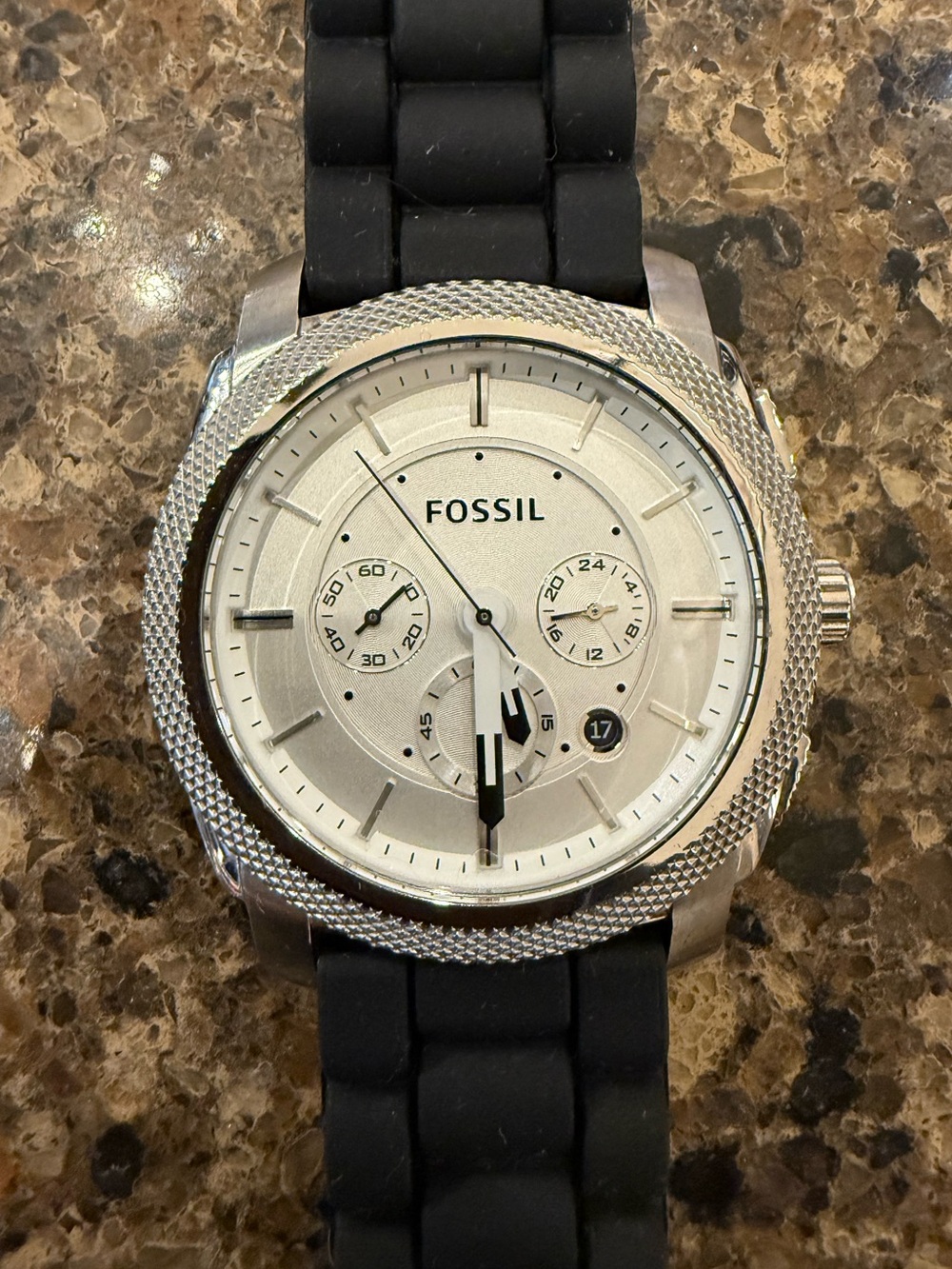 Fossil Men's chronograph watch, FS4599 stainless steel case with white dial. EUC